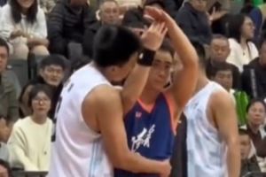 疑似亲了赵继伟?雷蒙:因为关系都很好 就会有一些小打小闹