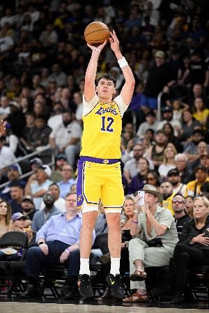 拉拉维亚:现在有机会扣篮一定会选择扣 我的篮球智商挺高的