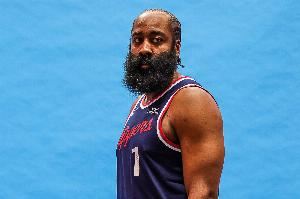 有丶逆天啊！哈登下半场已经7失误了！