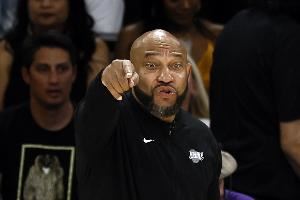 哈姆:我们这行最恶毒的词就是“消息人士” 这种报道都该冲马桶